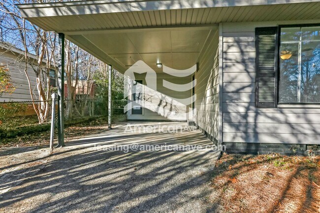 Foto del edificio - 30 Eaton Dr