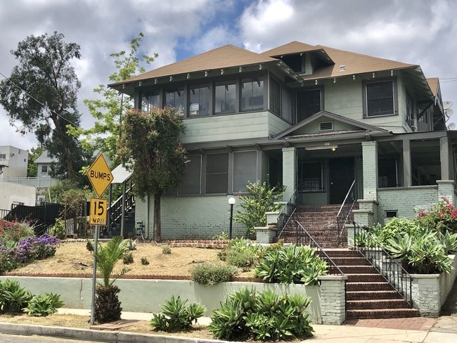 Building Photo - 937 N Benton Way