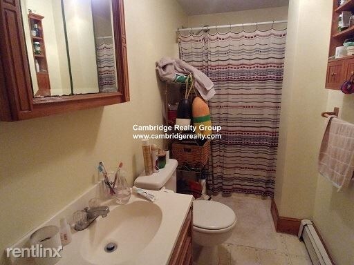 Building Photo - 1 br, 1 bath  - 295 Elm St # 1