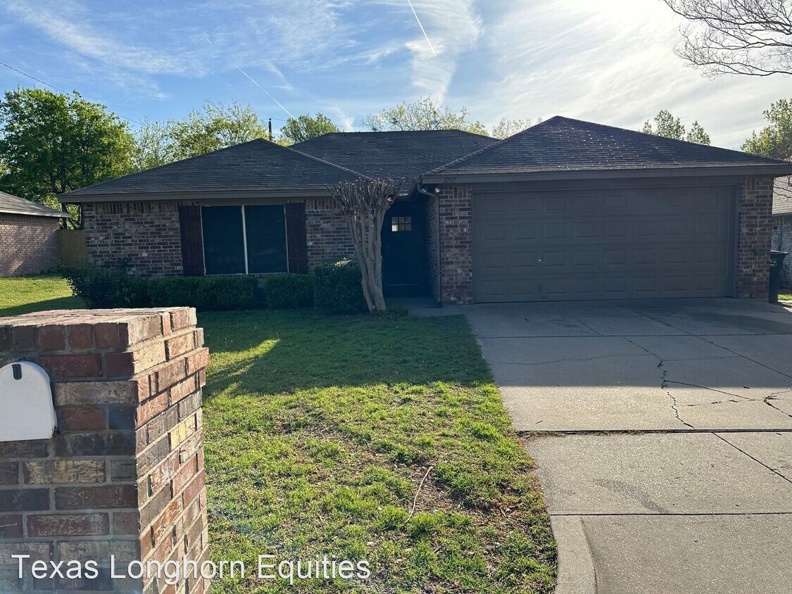 Foto principal - 3 br, 2 bath House - 3717 Devonaire