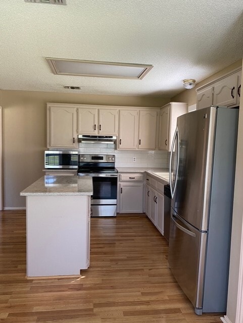 Building Photo - 5105 Woodgate Dr