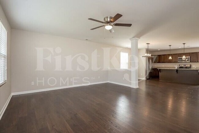 Building Photo - 411 Thoroughbred Dr