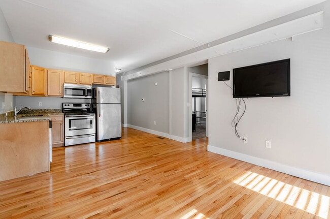 Building Photo - 24 Chittenden Ave