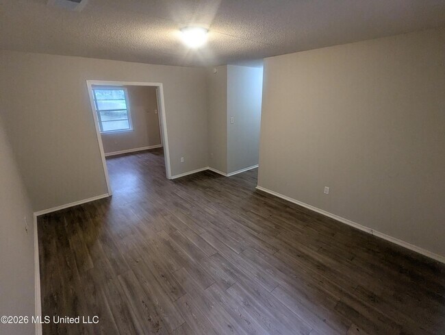 Foto del edificio - 5550 Winterwood Dr