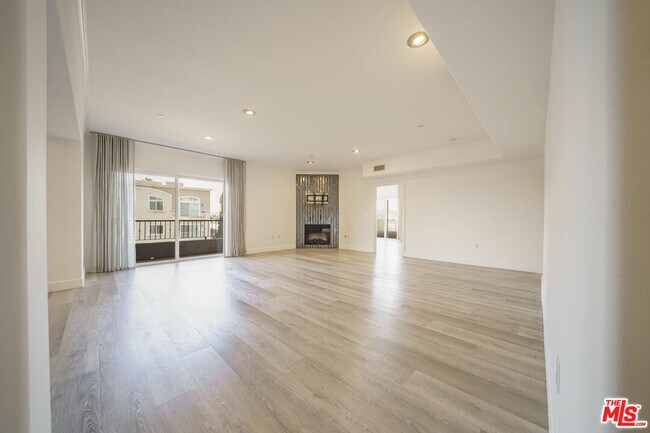 Foto del edificio - 970 S St Andrews Pl