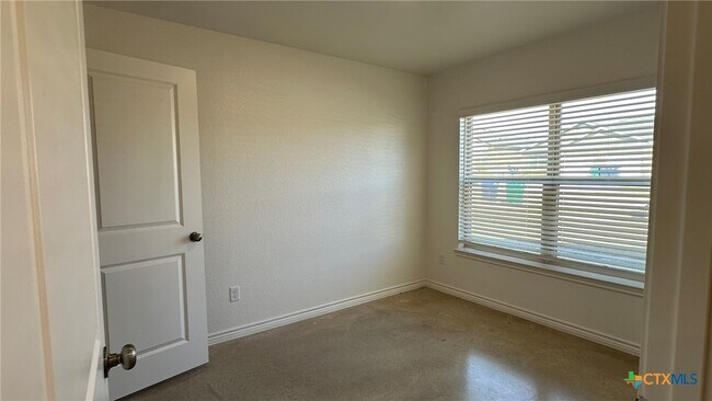 Building Photo - 1209 Lehmann Dr