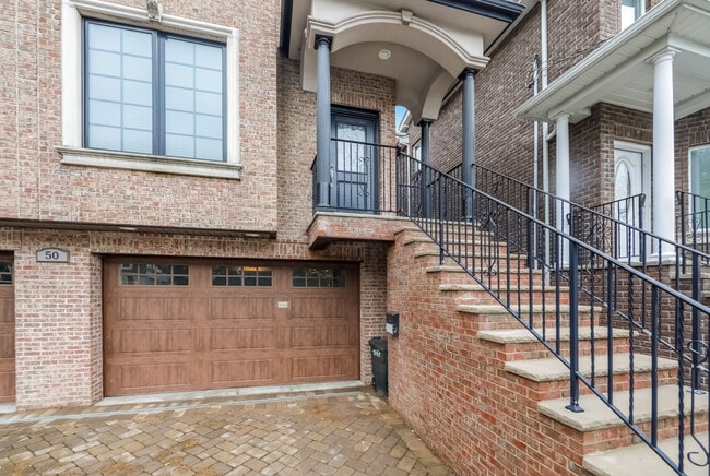 Foto del edificio - 50 W Homestead Ave