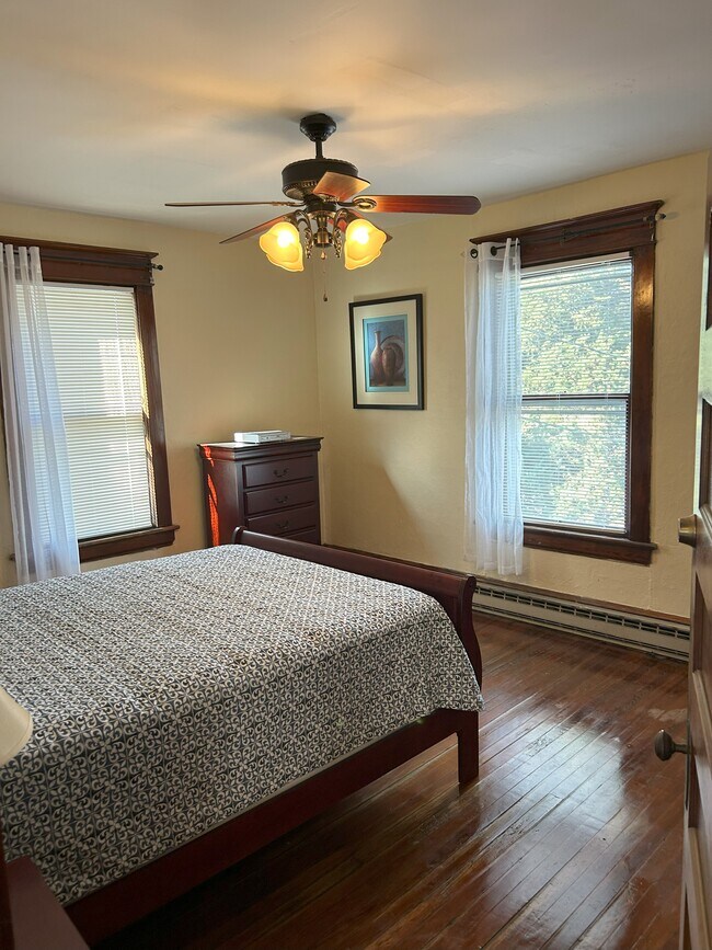 Foto del edificio - 440 Mountain Ave SW