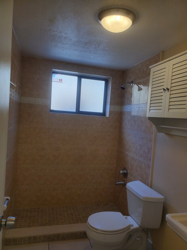 Building Photo - 1451 W 43rd Pl