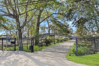 Building Photo - 1959 Knoll St