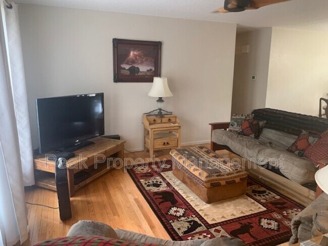 Building Photo - 731 Winchester Dr