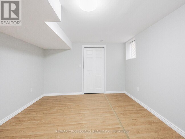 Building Photo - 20 Wood Thrush Ave