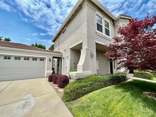 Building Photo - Gated Community! Beautiful 3bd/2.5bth in F...