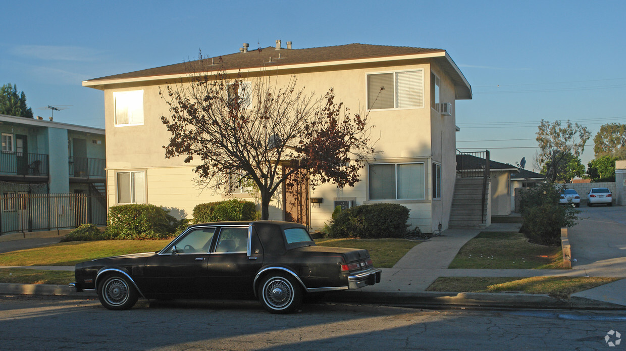Building Photo - 525 S Eremland Dr