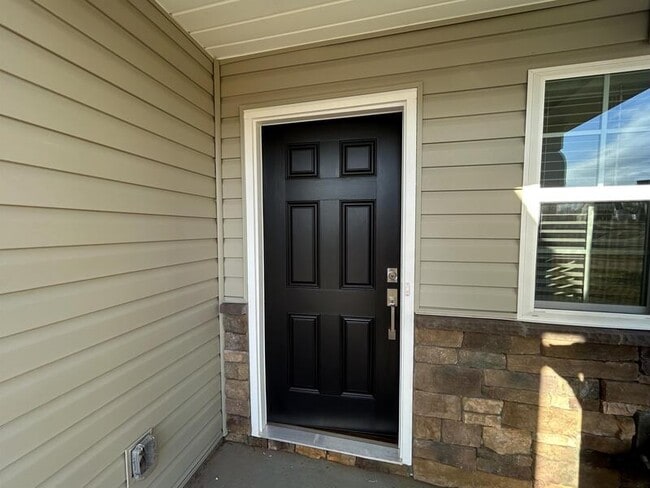 Photo - 516 Brasstown Ct Apartment