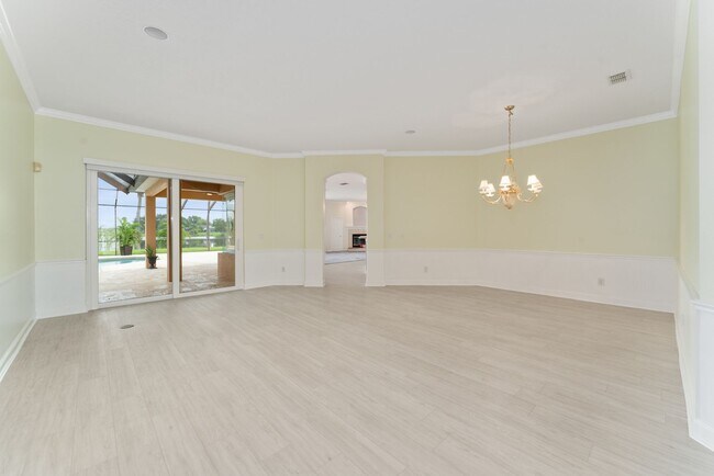 Building Photo - Spacious 5/4 Pool Home Pool with Beautiful...