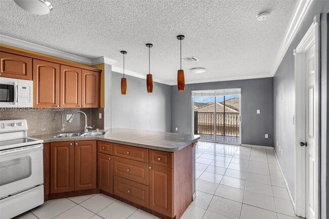 Foto del edificio - 8851 NW 119th St