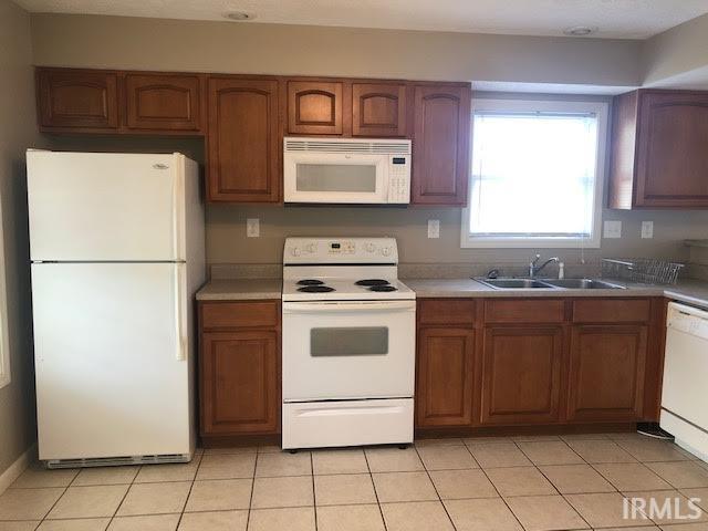 Building Photo - 3811 E Cobble Creek Dr