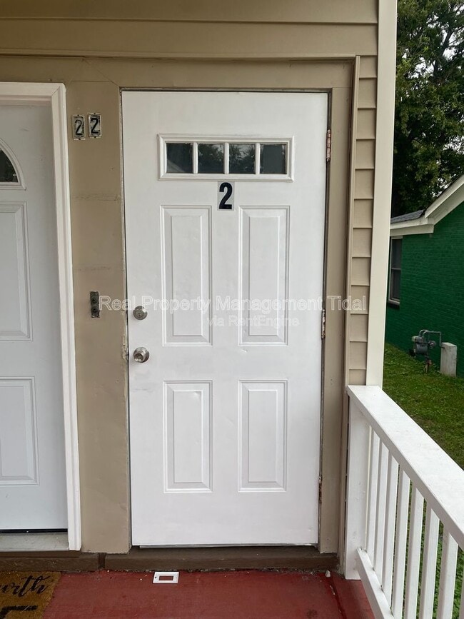 Building Photo - 22 Riverview Ave