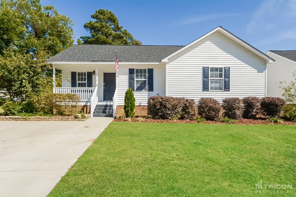 Foto principal - 1412 Grovewood Dr