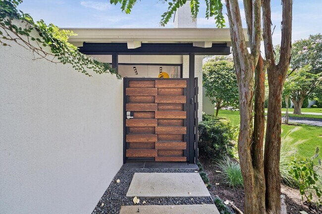 Foto del edificio - 10 Inwood Oaks Dr