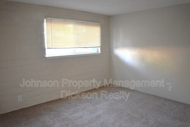 Foto del edificio - 1418 E 9th St