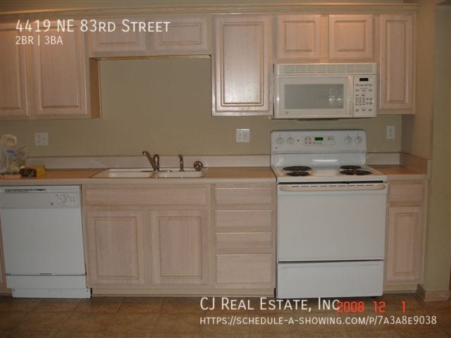 Building Photo - 4419 NE 83rd St