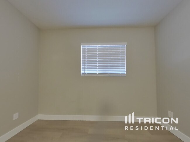 Foto del edificio - 14246 N 41st Ave