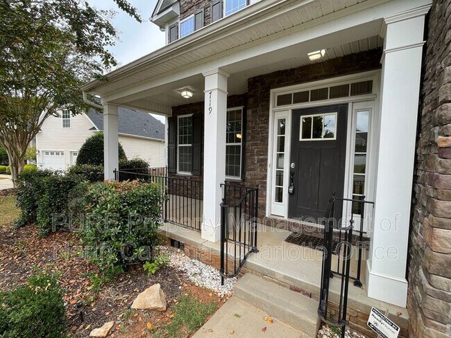 Building Photo - 719 Trailhead Ln