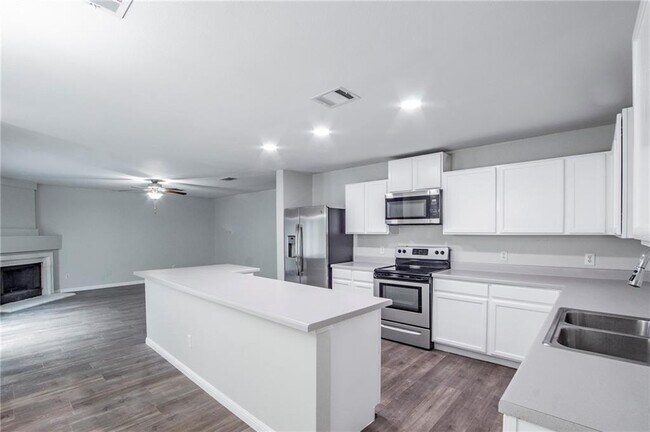 Foto del edificio - 17928 Narsitin Ln