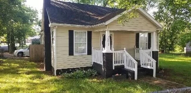 Building Photo - Rooms for rent in Charlotte