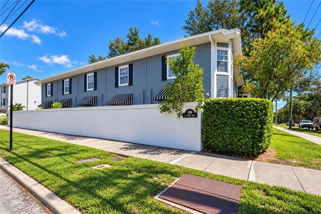 Building Photo - 506 S Willow Ave