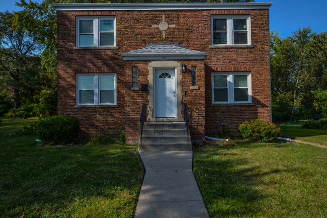 Building Photo - 55 Parkside Ave