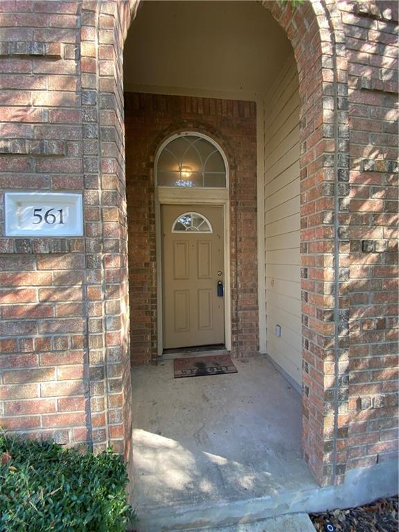 Foto del edificio - 561 Golden Creek Dr