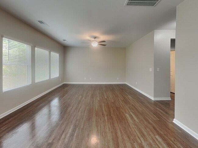 Foto del edificio - 733 Point Andrews Dr SW