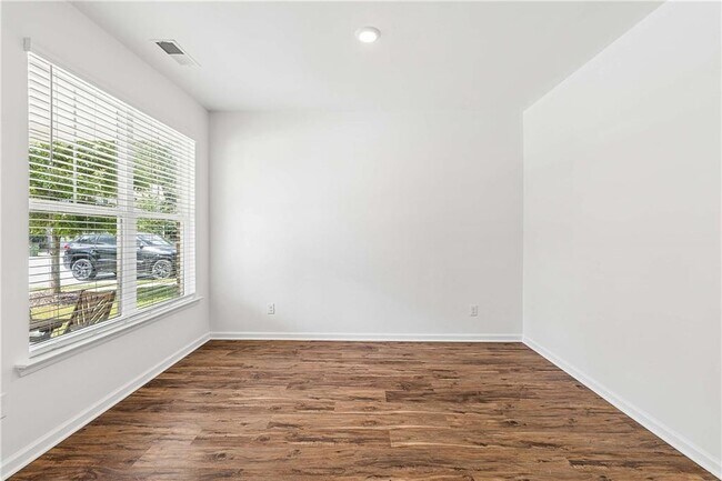 Foto del edificio - 430 Burgundy Terrace SE