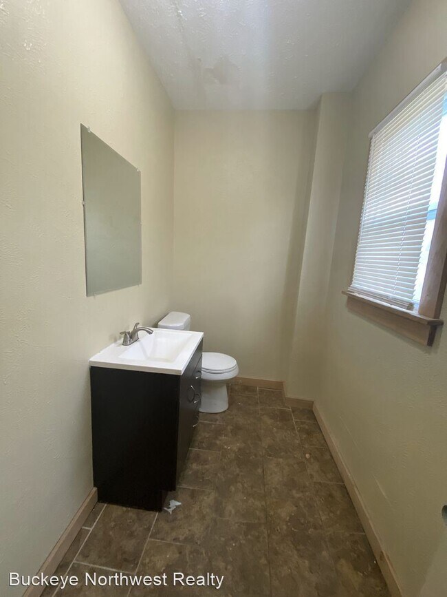 Building Photo - 4 br, 1.5 bath House - 1246 W Delaware Ave