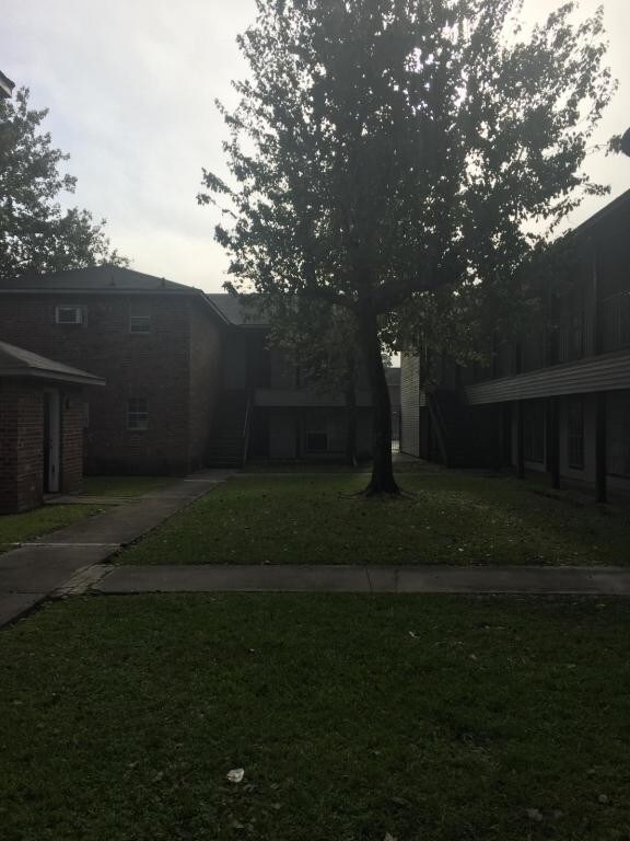 Building Photo - 8122 Ned ave