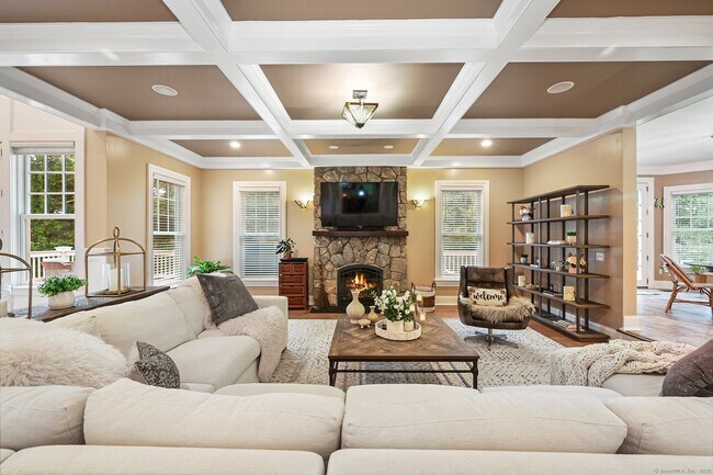 Foto del edificio - 87 Buckingham Ridge Rd