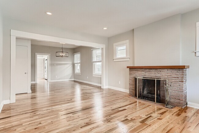 Building Photo - 4627 Batavia Pl