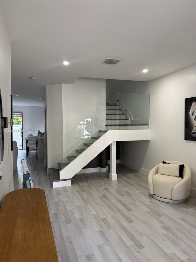 Foto del edificio - 10409 W 32nd Ln