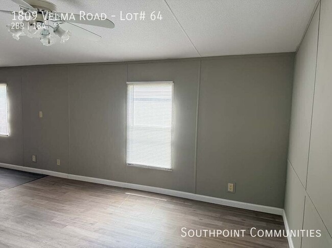 Building Photo - 1809 Velma Rd
