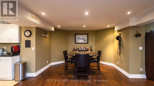 Building Photo - 47 Beacon Hill Dr