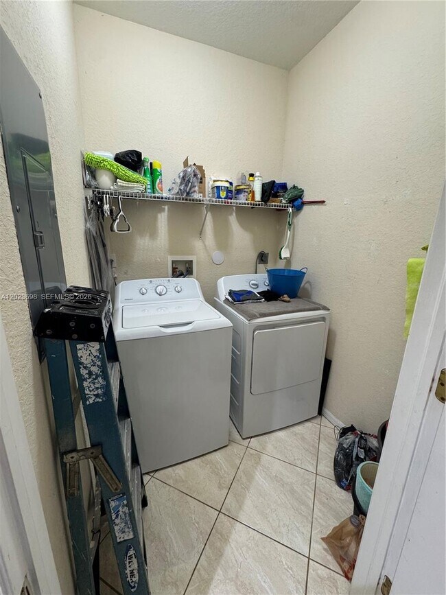 Foto del edificio - 23764 SW 109th Ave