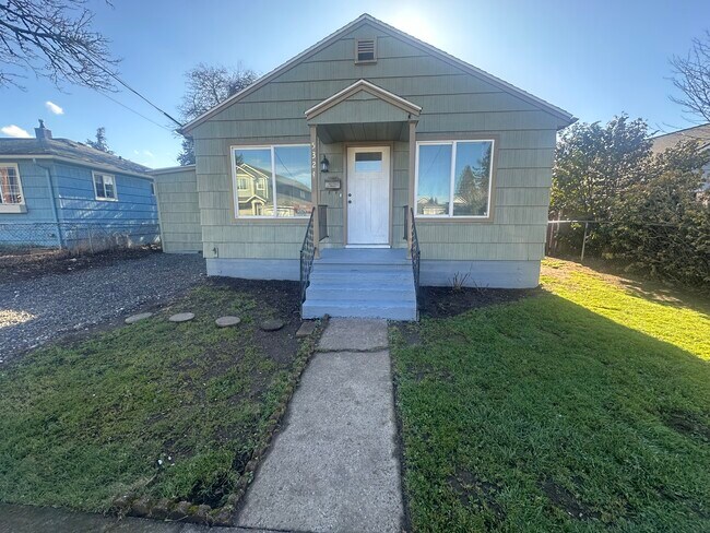Building Photo - 5324 SE Lambert St