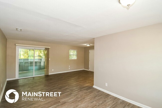 Foto del edificio - 6260 Merrill Rd