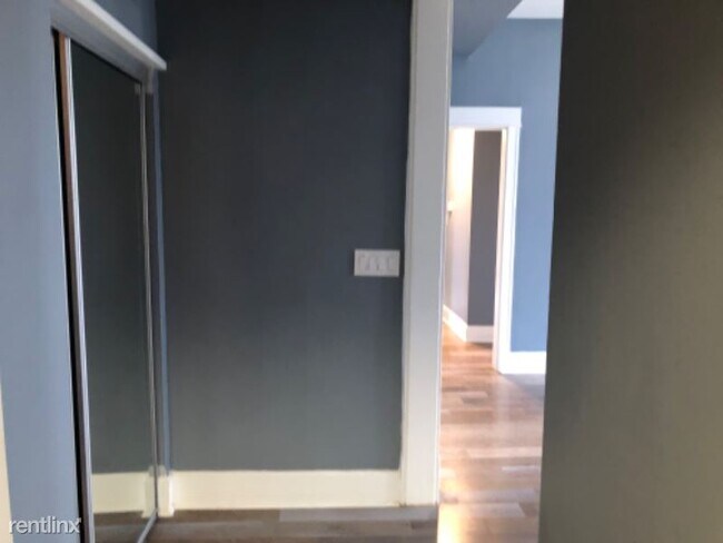 Foto del edificio - 1656 N Keeler Ave