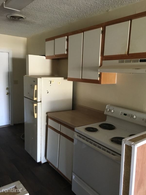 Building Photo - 870 Evergreen Dr