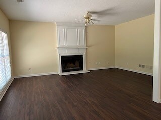 Foto del edificio - 10705 Glenbarr Dr