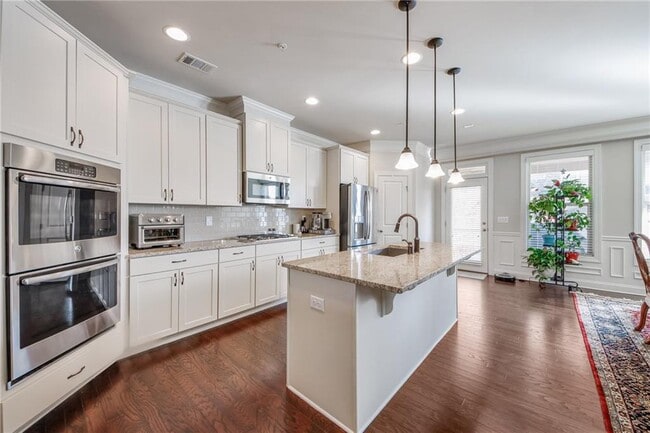 Building Photo - 2616 Vintage Dr